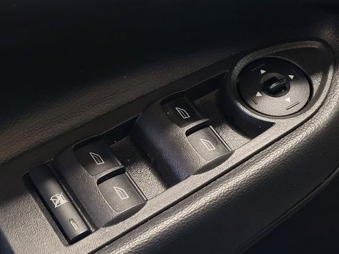 Used 2018 Ford Escape SE FWD image 27