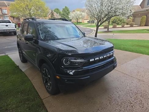 Used 2023 Ford Bronco Sport Outer Banks w/ Tech Package AWD/4WD image 2
