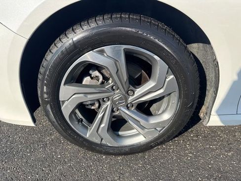 Used 2018 Honda Accord EX-L image 12