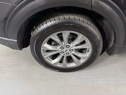 Used 2023 Ford Explorer Limited image 10