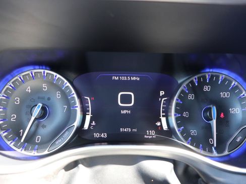 Used 2024 Chrysler Pacifica Touring-L FWD image 34