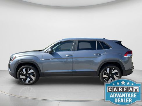 Certified 2025 Volkswagen Atlas Cross Sport SE image 2