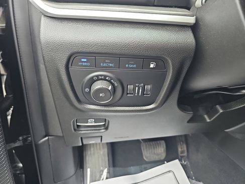 Used 2022 Jeep Grand Cherokee Limited 4xe AWD/4WD image 28