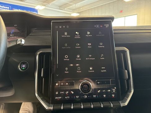 Used 2025 GMC Acadia Elevation image 13