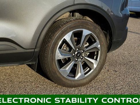 Used 2025 Ford Escape Platinum image 8