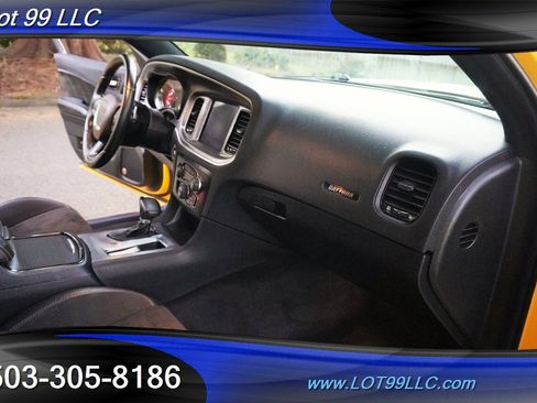 Used 2017 Dodge Charger R/T image 17