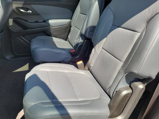 Used 2020 Chevrolet Traverse Premier FWD image 11