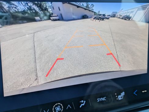 New 2026 Chevrolet Traverse LT image 15