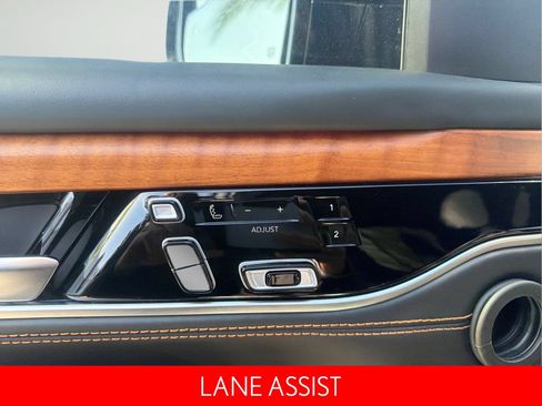 Used 2024 Jeep Grand Wagoneer Series III AWD/4WD image 20