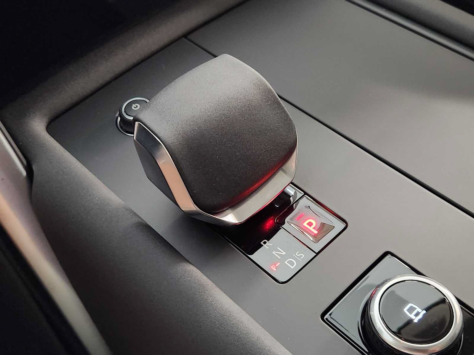 New 2026 Land Rover Discovery S AWD/4WD image 18