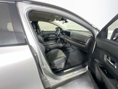 Used 2024 Nissan Ariya AWD image 30
