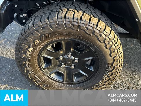 Used 2023 Jeep Gladiator Mojave w/ Cold Weather Group image 13