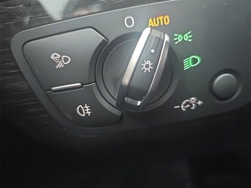 Used 2018 Audi Q7 3.0T Premium image 17