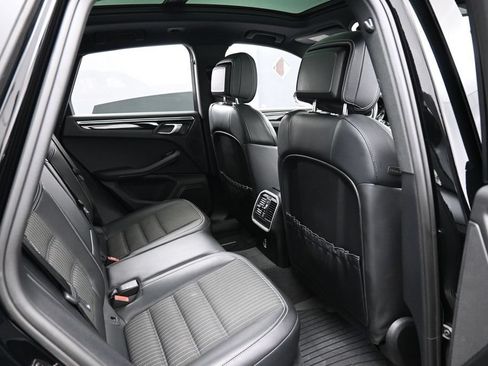 Certified 2023 Porsche Macan Turbo AWD/4WD image 27