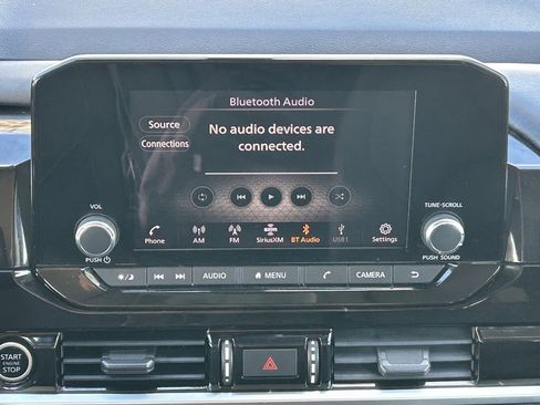 Used 2022 Nissan Pathfinder SV image 15