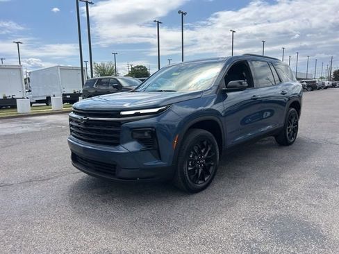 New 2026 Chevrolet Traverse LT w/ Midnight/Sport Edition FWD image 7