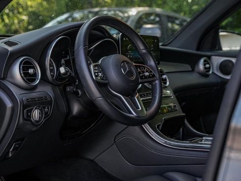 Used 2021 Mercedes-Benz GLC 300 w/ Premium Package image 8