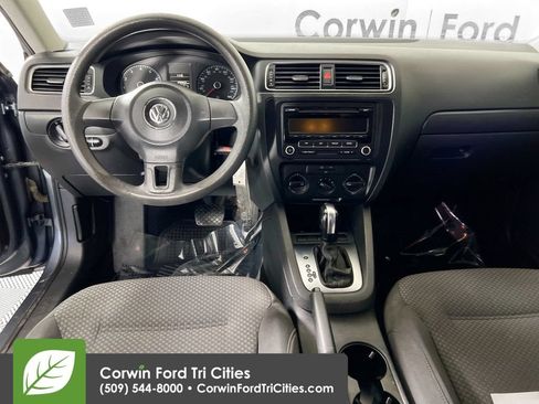Used 2013 Volkswagen Jetta S FWD image 23