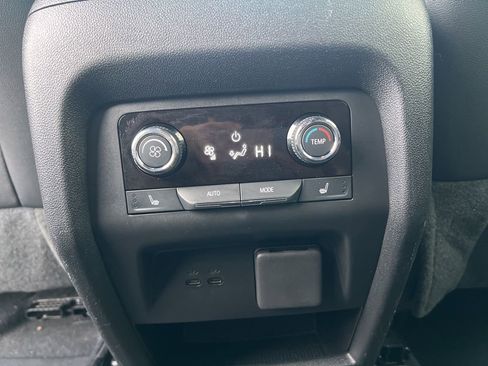 Used 2025 Chevrolet Traverse RS w/ LPO, Floor Liner Package image 28