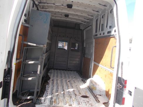 Used 2019 Nissan NV 2500 SV image 16