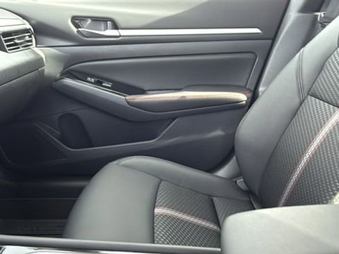 New 2025 Nissan Altima 2.5 SR image 25