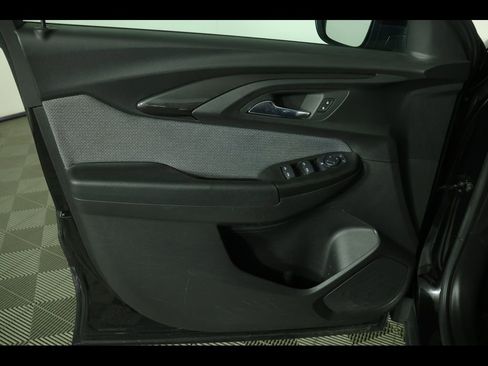 Used 2023 Chevrolet TrailBlazer LT w/ Convenience Package image 21