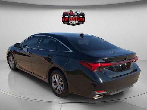 Used 2021 Toyota Avalon XLE FWD image 5