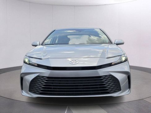 Used 2025 Toyota Camry LE FWD image 8