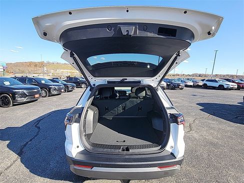 New 2026 Chevrolet Equinox LT w/ Convenience Package II image 31