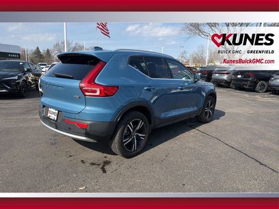 Used 2024 Volvo XC40 B5 Core