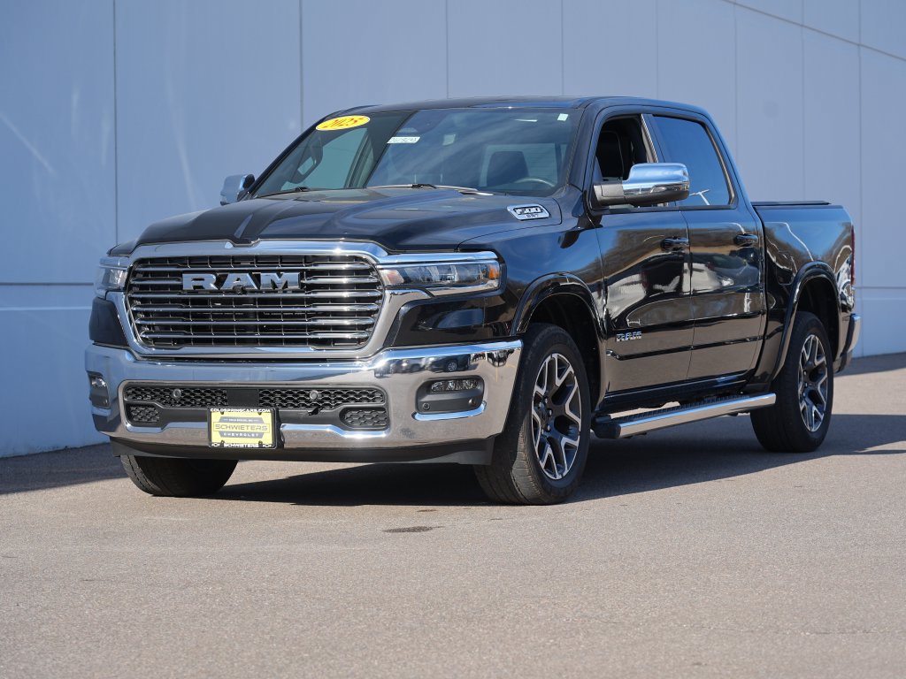 Used 2025 RAM 1500 Laramie AWD/4WD image 8