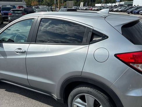 Used 2019 Honda HR-V EX image 8