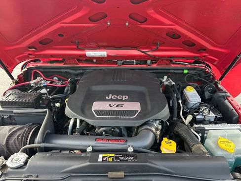 Used 2018 Jeep Wrangler Unlimited Sport S AWD/4WD image 26