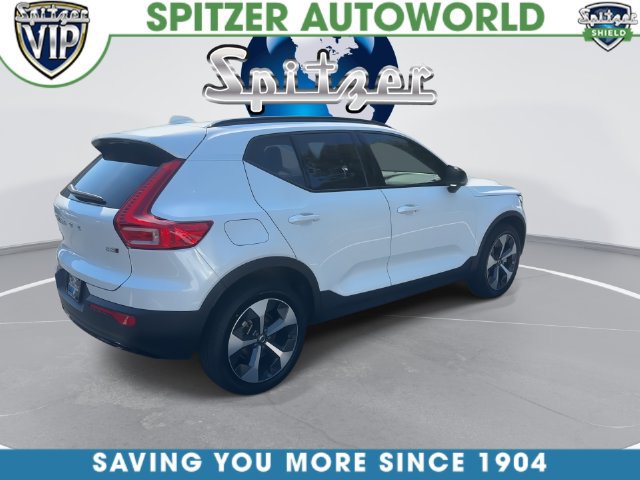 Used 2024 Volvo XC40 B5 Core AWD/4WD image 15