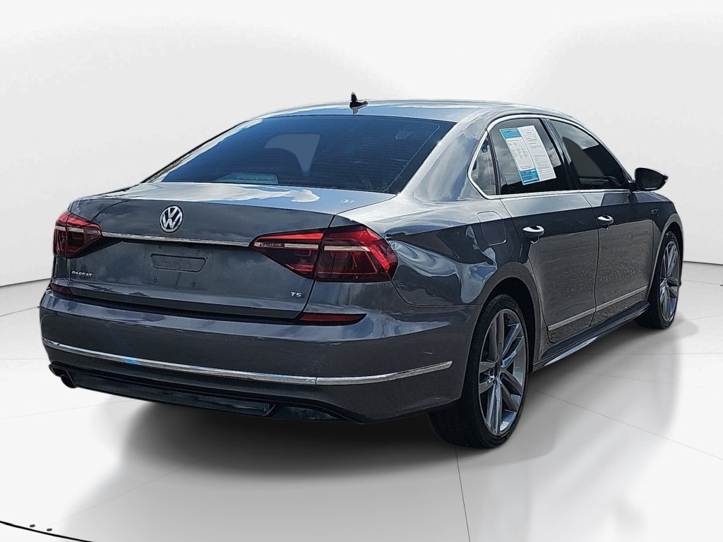 Used 2017 Volkswagen Passat 1.8T R-Line FWD image 6