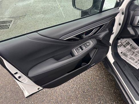 Used 2024 Subaru Outback Limited image 11