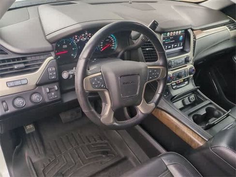 Used 2019 GMC Yukon XL Denali w/ Denali Ultimate Package image 10