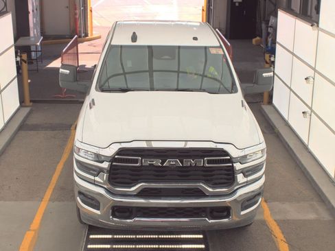 Used 2025 RAM 2500 Tradesman AWD/4WD image 3
