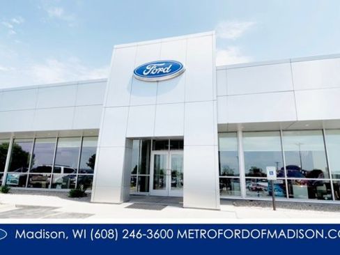 Certified 2017 Ford Escape Titanium AWD/4WD image 2