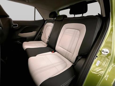 Used 2023 Hyundai Venue SEL FWD image 25