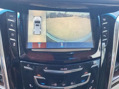 Used 2017 Cadillac Escalade ESV Luxury AWD/4WD image 5