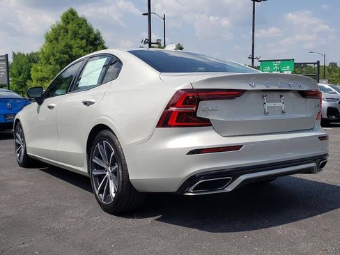 Used 2022 Volvo S60 B5 Momentum w/ Advanced Package AWD/4WD image 6