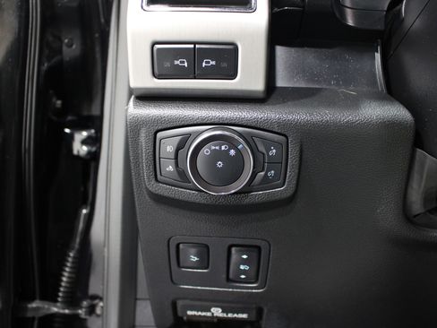 Used 2019 Ford F250 Platinum w/ Platinum Ultimate Package AWD/4WD image 9