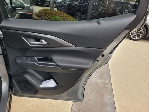 New 2026 Chevrolet Equinox EV LT image 18