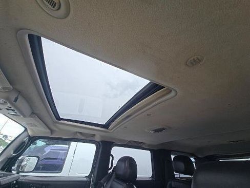 Used 2005 HUMMER H2 w/ Preferred Equipment Group AWD/4WD image 13