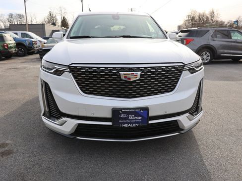Used 2024 Cadillac XT6 Premium Luxury image 2