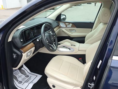 Used 2021 Mercedes-Benz GLS 450 4MATIC image 23