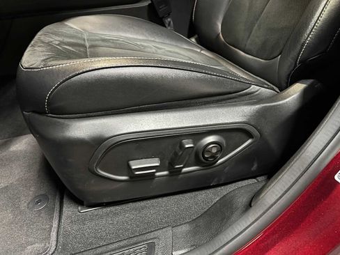 Used 2023 Jeep Grand Cherokee Altitude AWD/4WD image 22