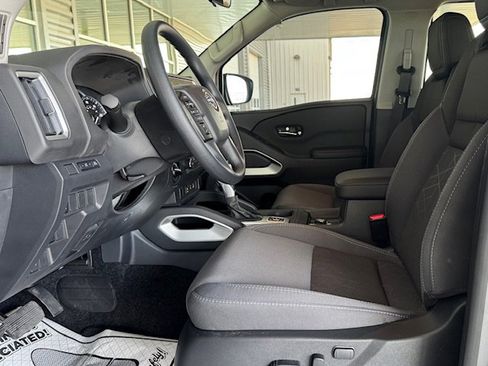 Used 2026 Nissan Frontier SV w/ Tow Package image 6