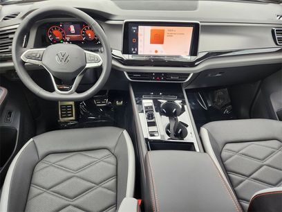 New 2025 Volkswagen Atlas Peak Edition SE